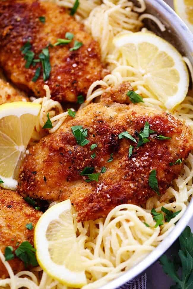 Crispy and Creamy Chicken Parmesan: A Delicious Italian Recipe to Impress Your Family and Friends