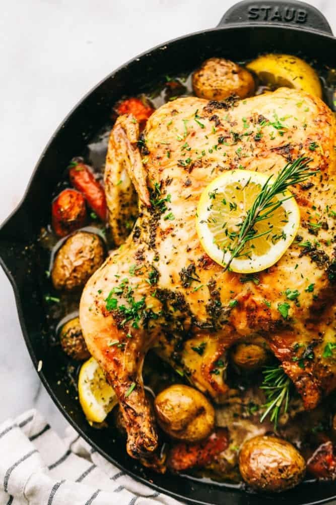 Delicious and Easy One-Pan Garlic Roasted Chicken and Vegetables Recipe!