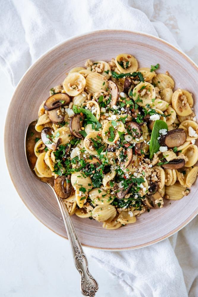 10 Delicious and Easy Pasta Recipes for a Quick Weeknight Dinner