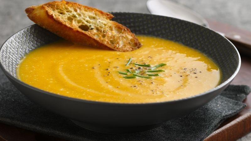 Flavorful Fall Soup: Creamy Butternut Squash and Apple Bisque Recipe