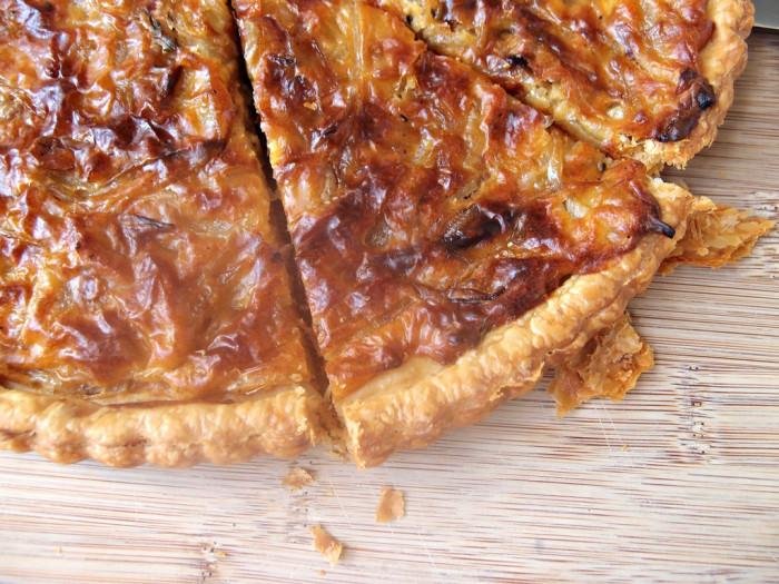 The Ultimate Caramelized Onion Tart Recipe: A Deliciously Savory Dish!