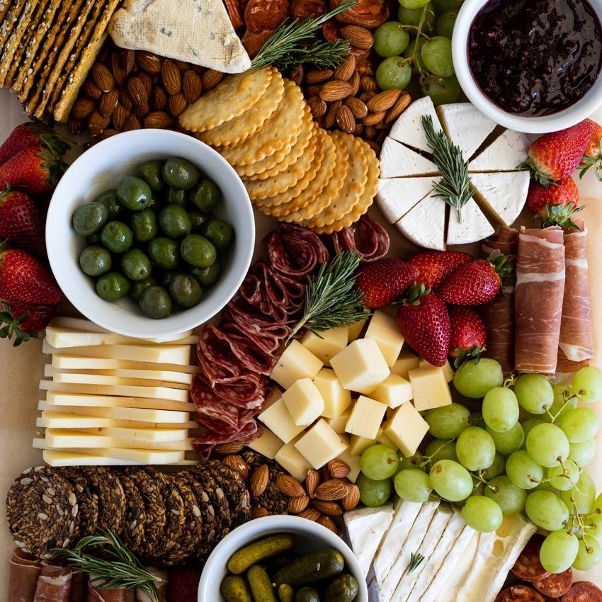 Savory and Sweet: A Guide to Crafting the Perfect Cheeseboard for Your Next Party