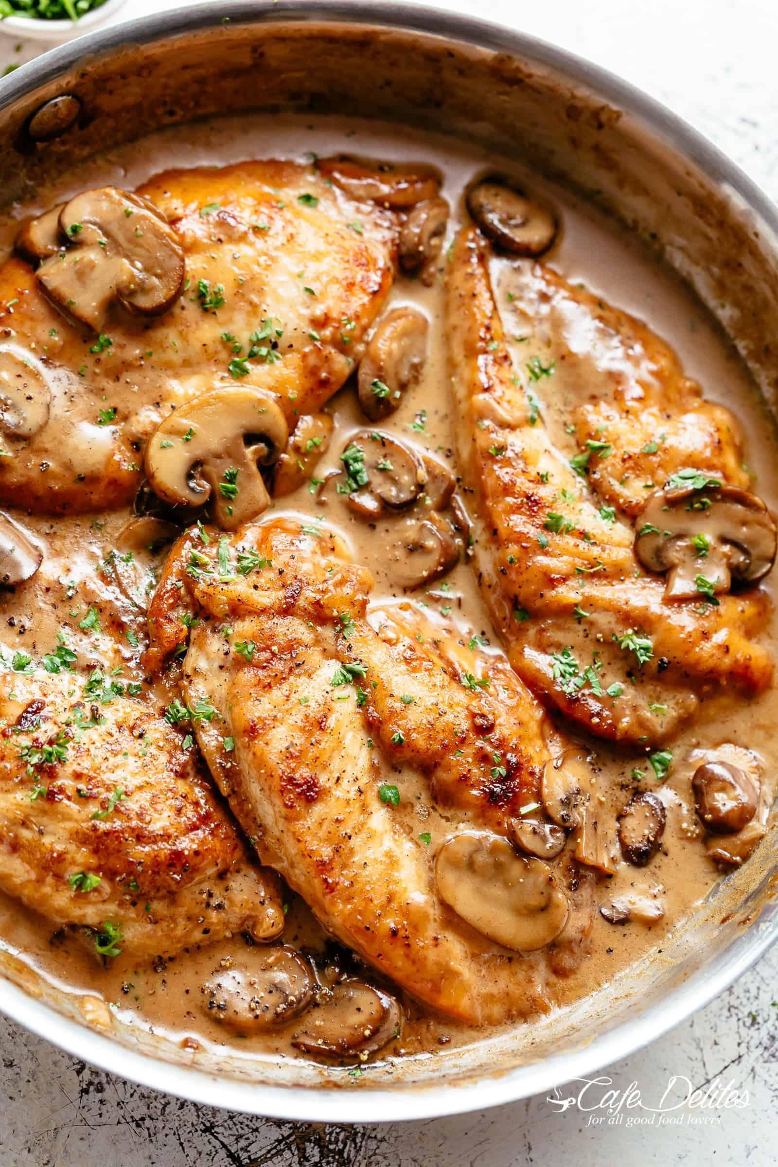 Sweet and Savory Chicken Marsala: A Flavorful Recipe for a Gourmet Dinner
