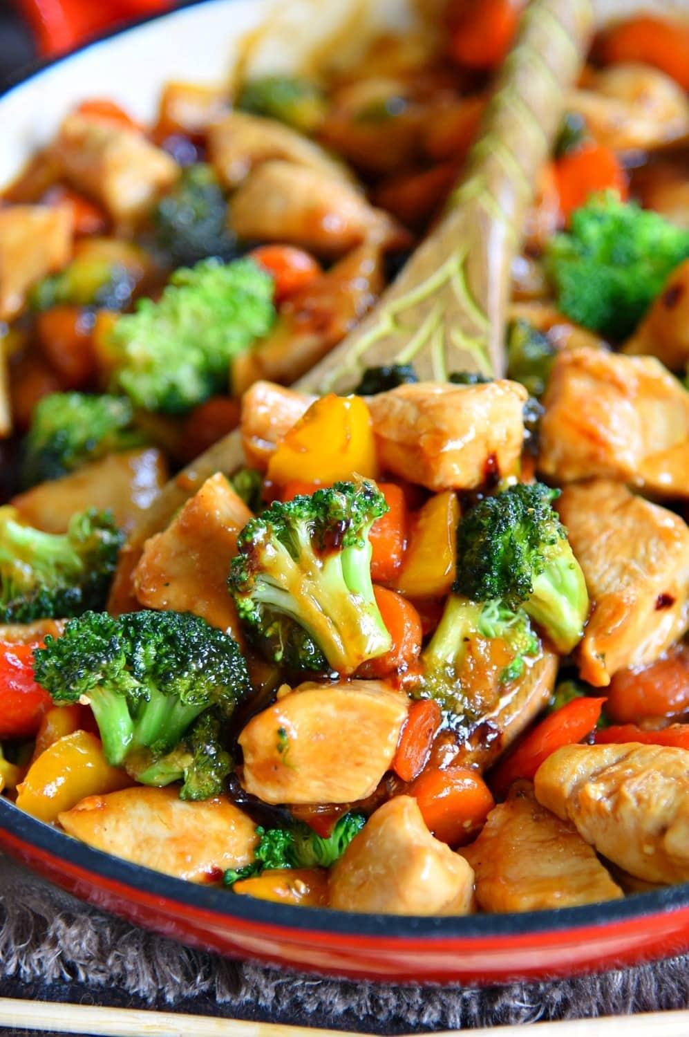 Quick and easy chicken stir-fry: the ultimate weeknight dinner solution
