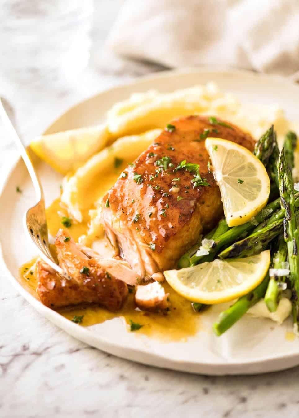 Citrus Salmon with Honey Glaze: A Flavorful and Healthy Meal