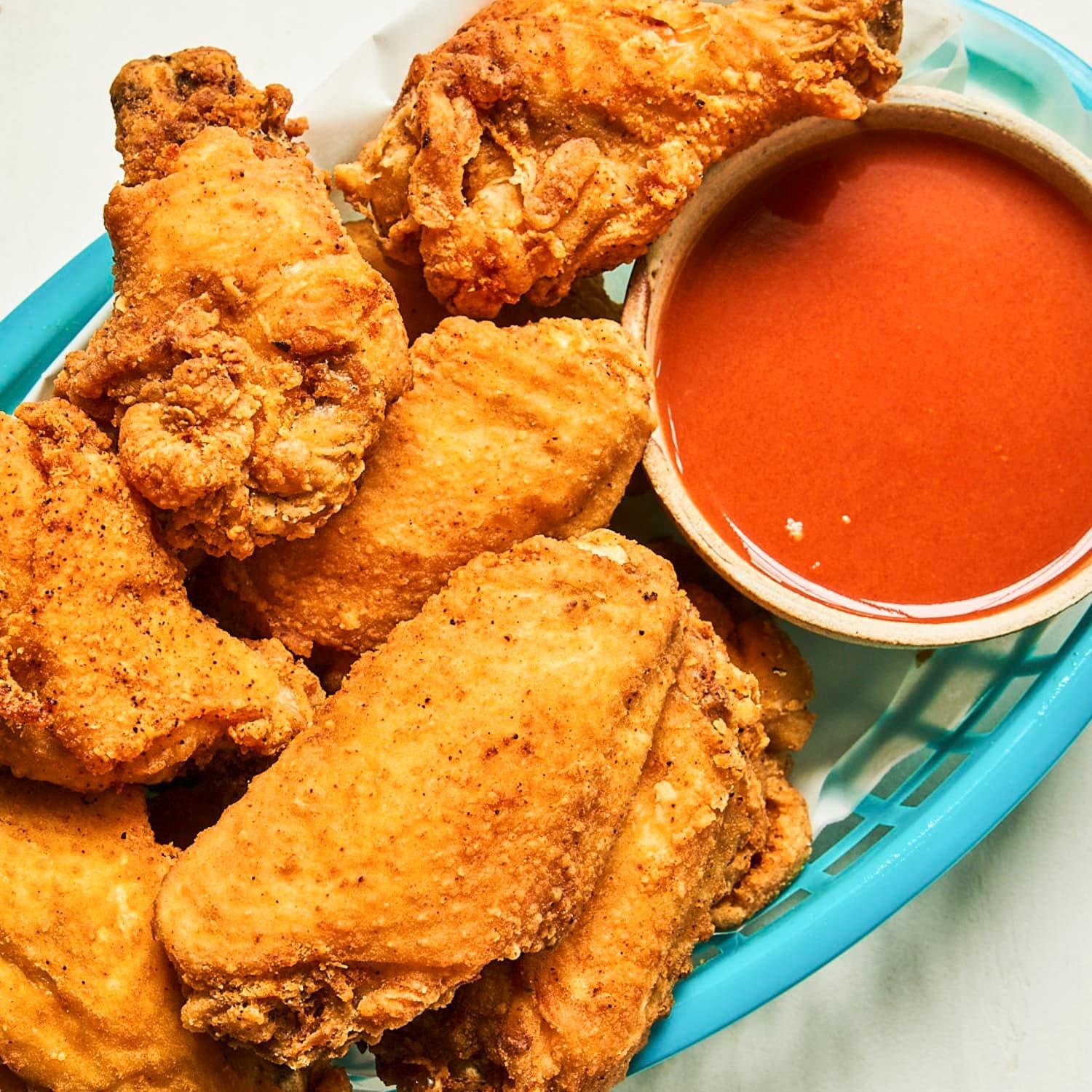 Crispy and Juicy Deep-Fried Chicken Wings Recipe