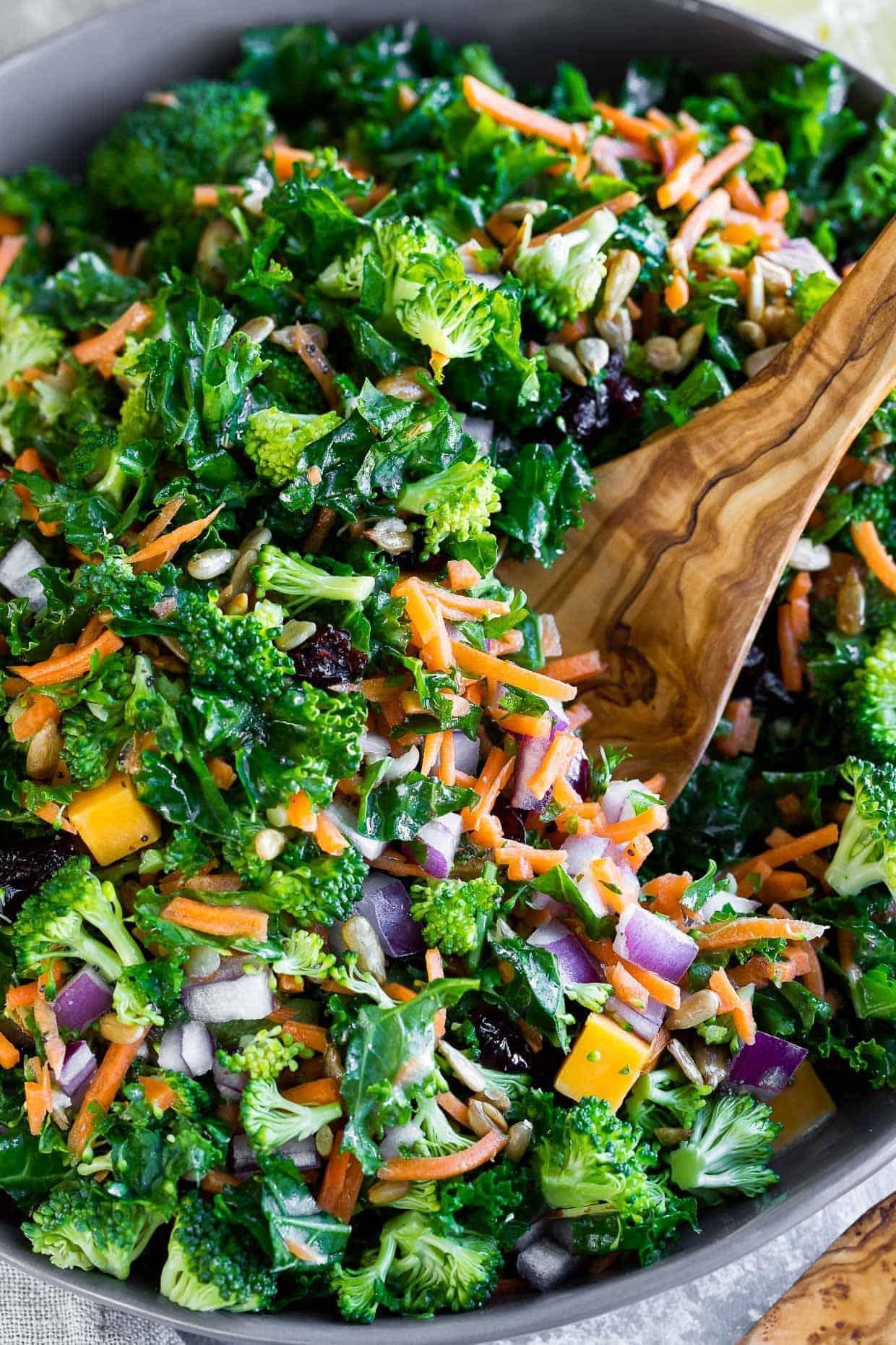 Delicious & Nutritious: Easy Kale Salad Recipe for a Quick and Healthy Meal