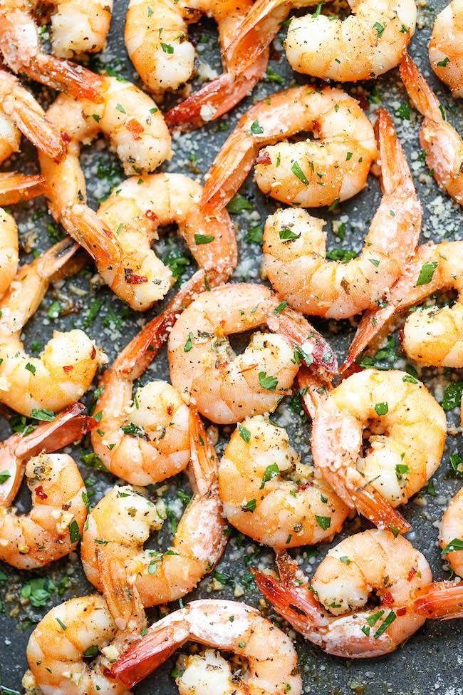 5-Minute Garlic Roasted Shrimp: A Quick and Easy Seafood Delight!