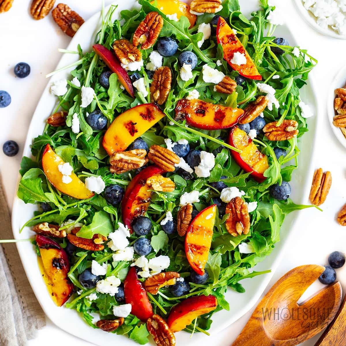 Summertime Grilled Peach Salad Recipe: A Delicious and Refreshing Way to Beat the Heat