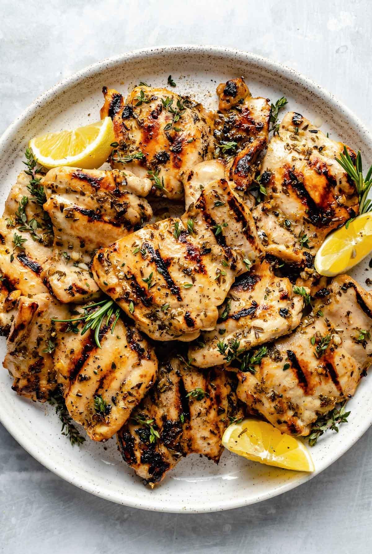 Try this Mouth-Watering and Healthy Recipe: Grilled Chicken with Lemon and Herb Marinade