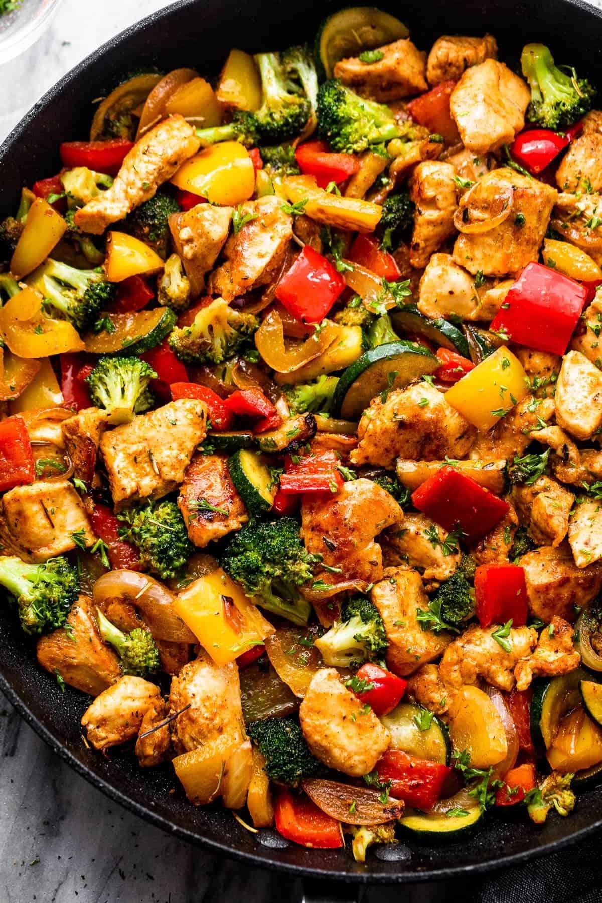 Comfort Food Meets Healthy Eats: The Ultimate Chicken and Veggie One-Pot Recipe