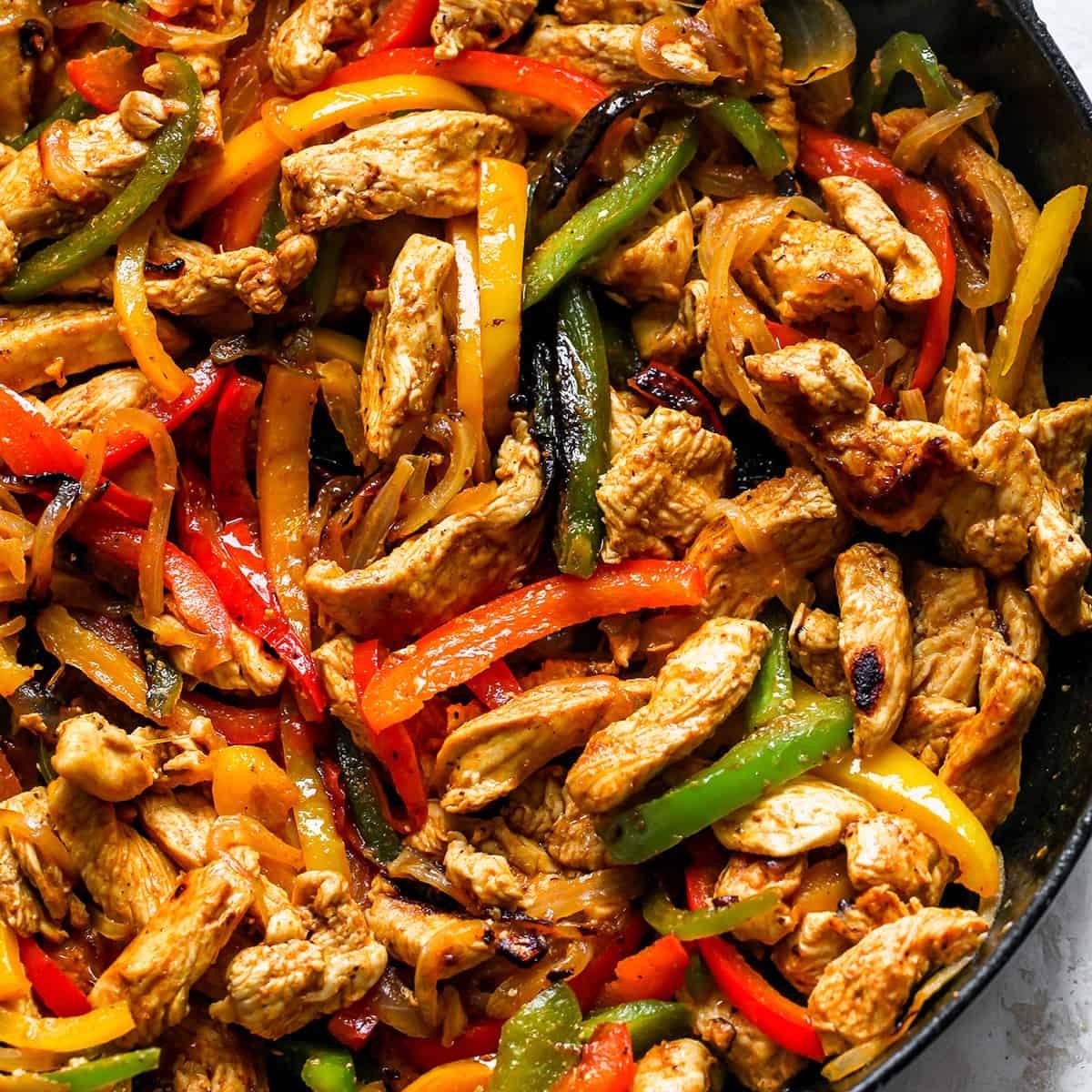 Crispy and Savory: Easy Homemade Chicken Fajitas Recipe