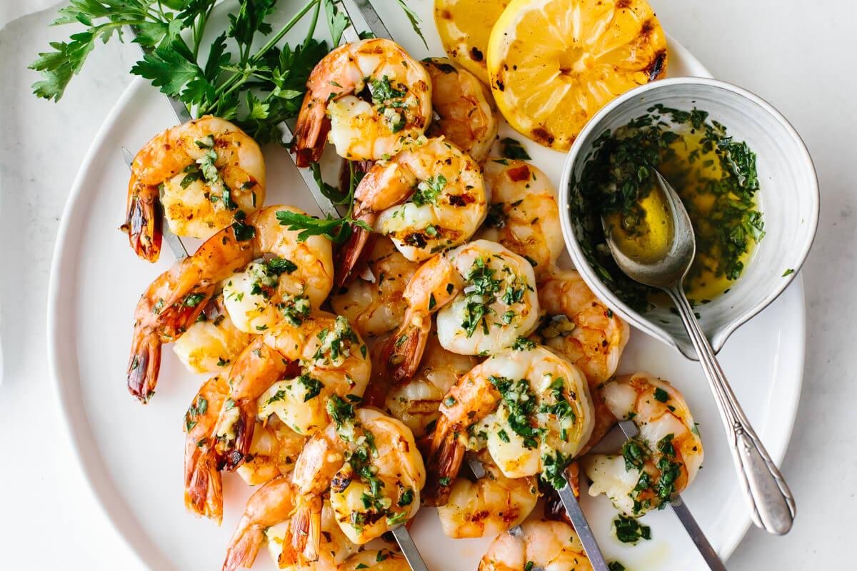 Summer Grilling Perfection: Lemon-Garlic Grilled Shrimp Skewers Recipe