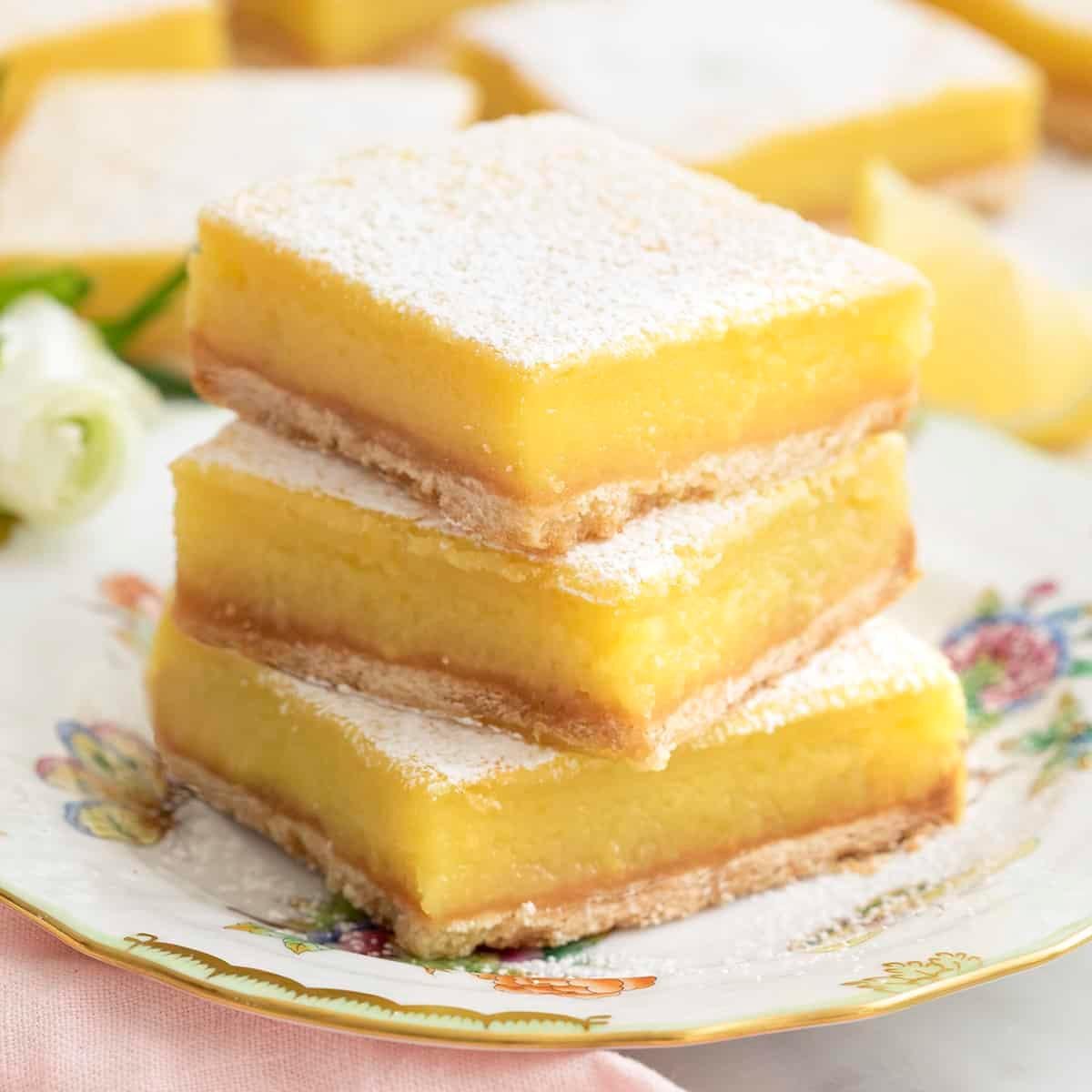 Luscious Lemon Bars: The Perfect Tangy and Sweet Treat for Any Occasion