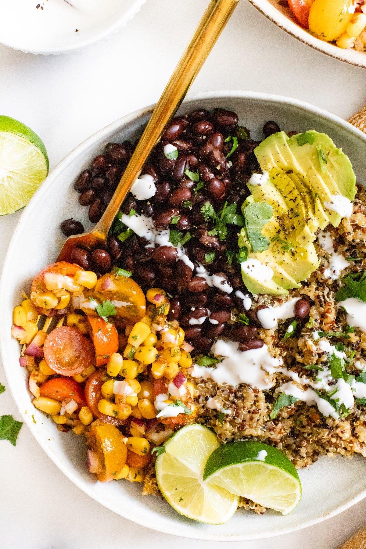 5-Ingredient Mexican Quinoa Bowl Recipe for a Healthy and Delicious Meal