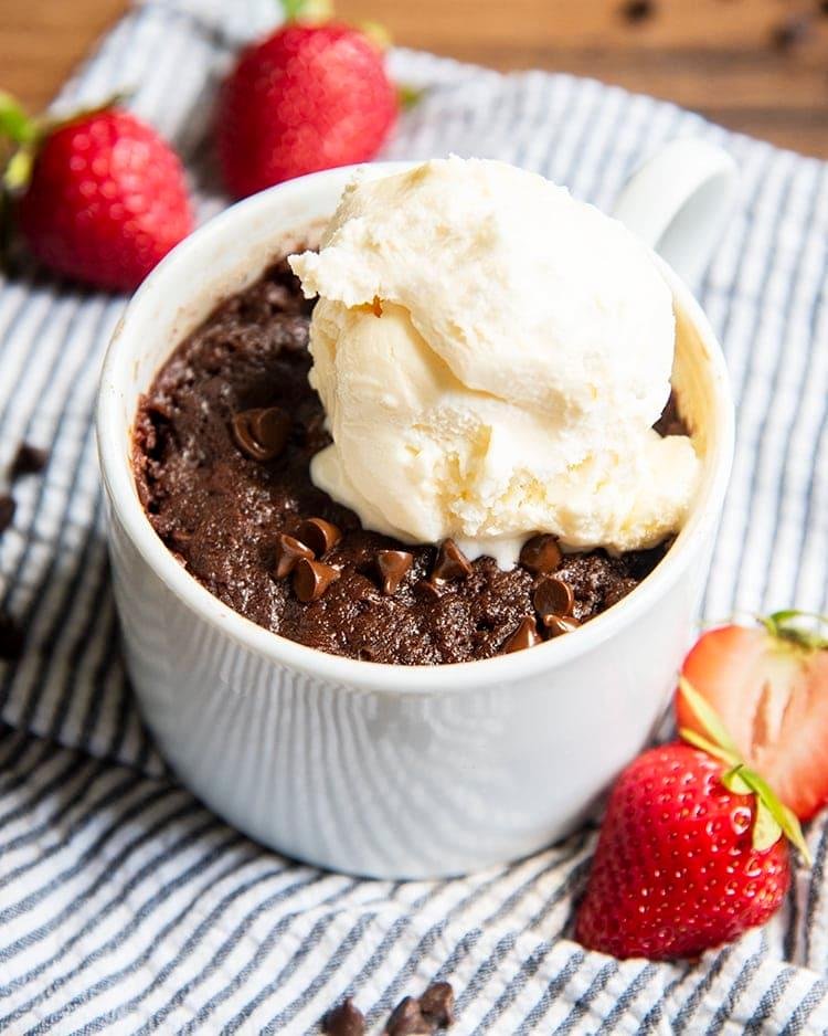 10-Minute Microwave Mug Brownie Recipe: Simple, Delicious, and Easy to Follow!