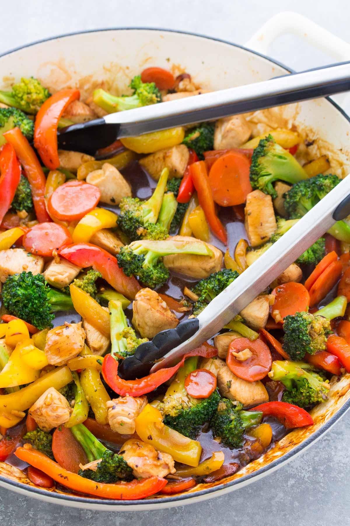 5-Minute Meal: Easy & Delicious One-Pan Chicken and Veggie Stir-Fry