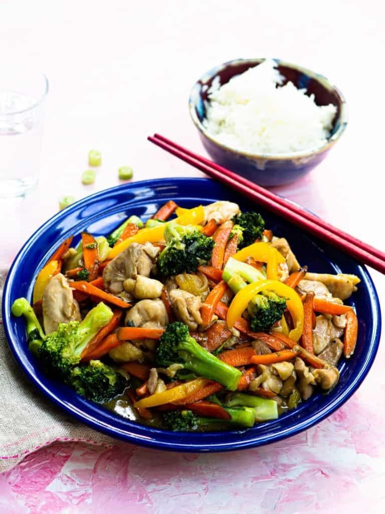 Delicious and Easy One-Pot Chicken and Vegetable Stir-Fry Recipe
