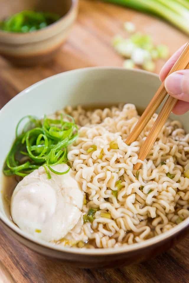 5-Minute Ramen: Get a Gourmet Bowl on the Table in No Time!