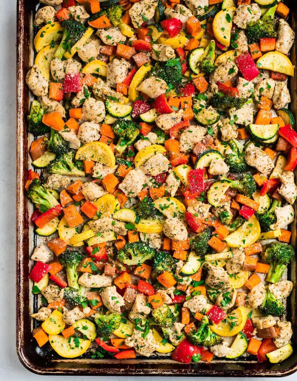 10-Minute One-Pan Chicken and Veggie Sheet Pan Dinner Recipe