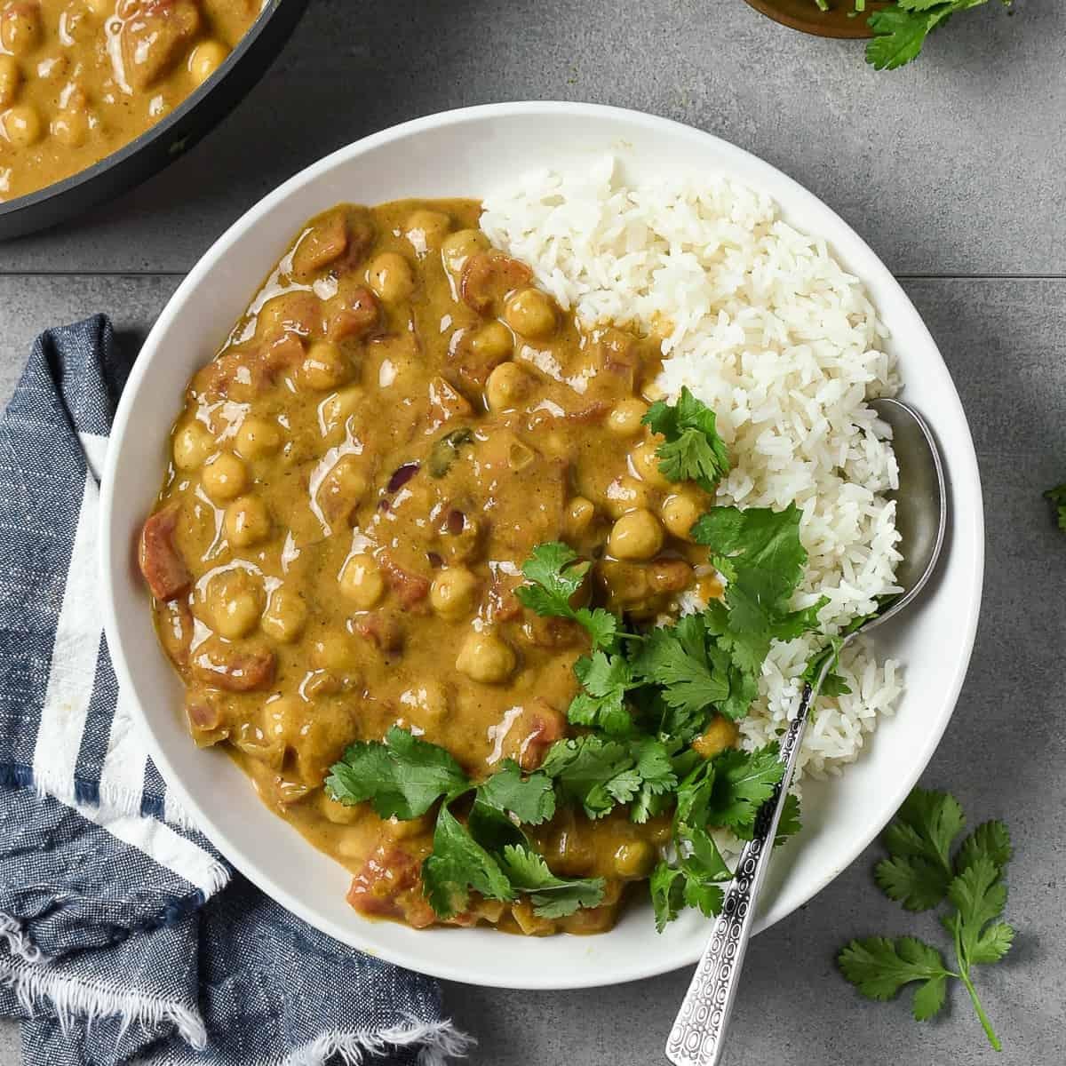 30-minute Spicy Chickpea Curry Recipe – Perfect Weeknight Comfort Food!