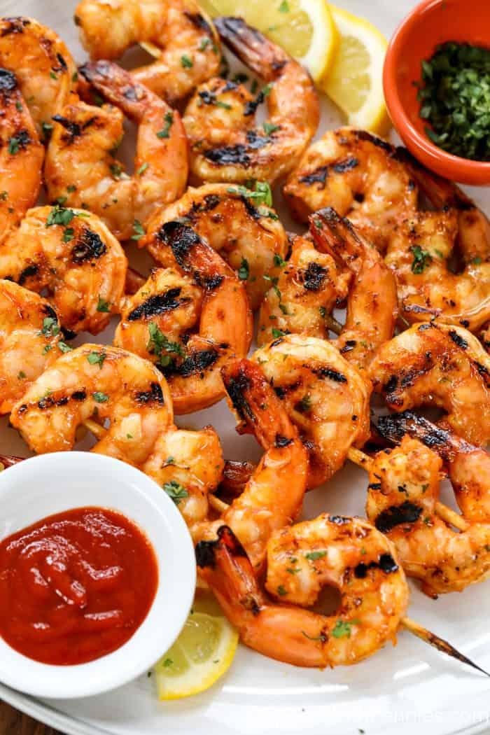 Sizzling Sriracha Shrimp Skewers: Easy Grill Recipe for a Perfect BBQ Night!