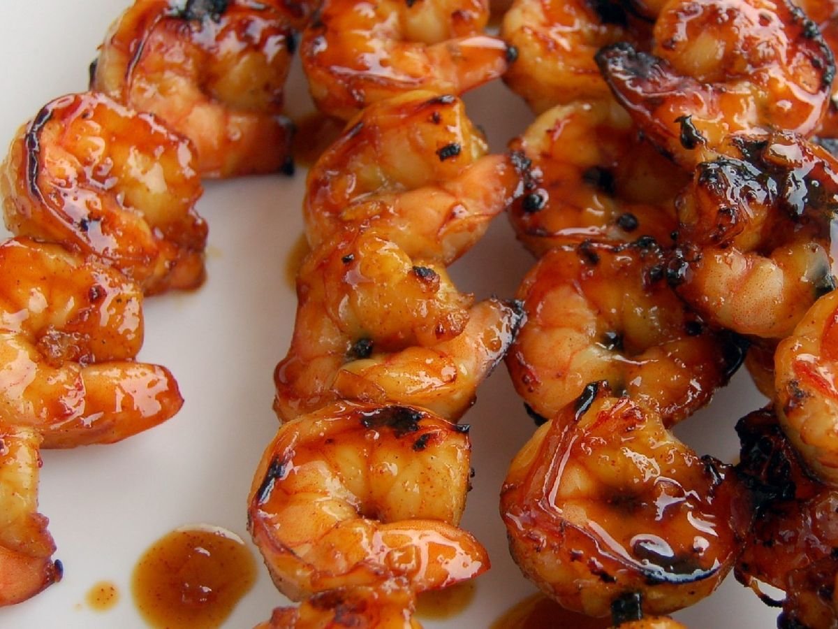 Sweet and Spicy Grilled Shrimp Skewers: A Summertime Favorite!