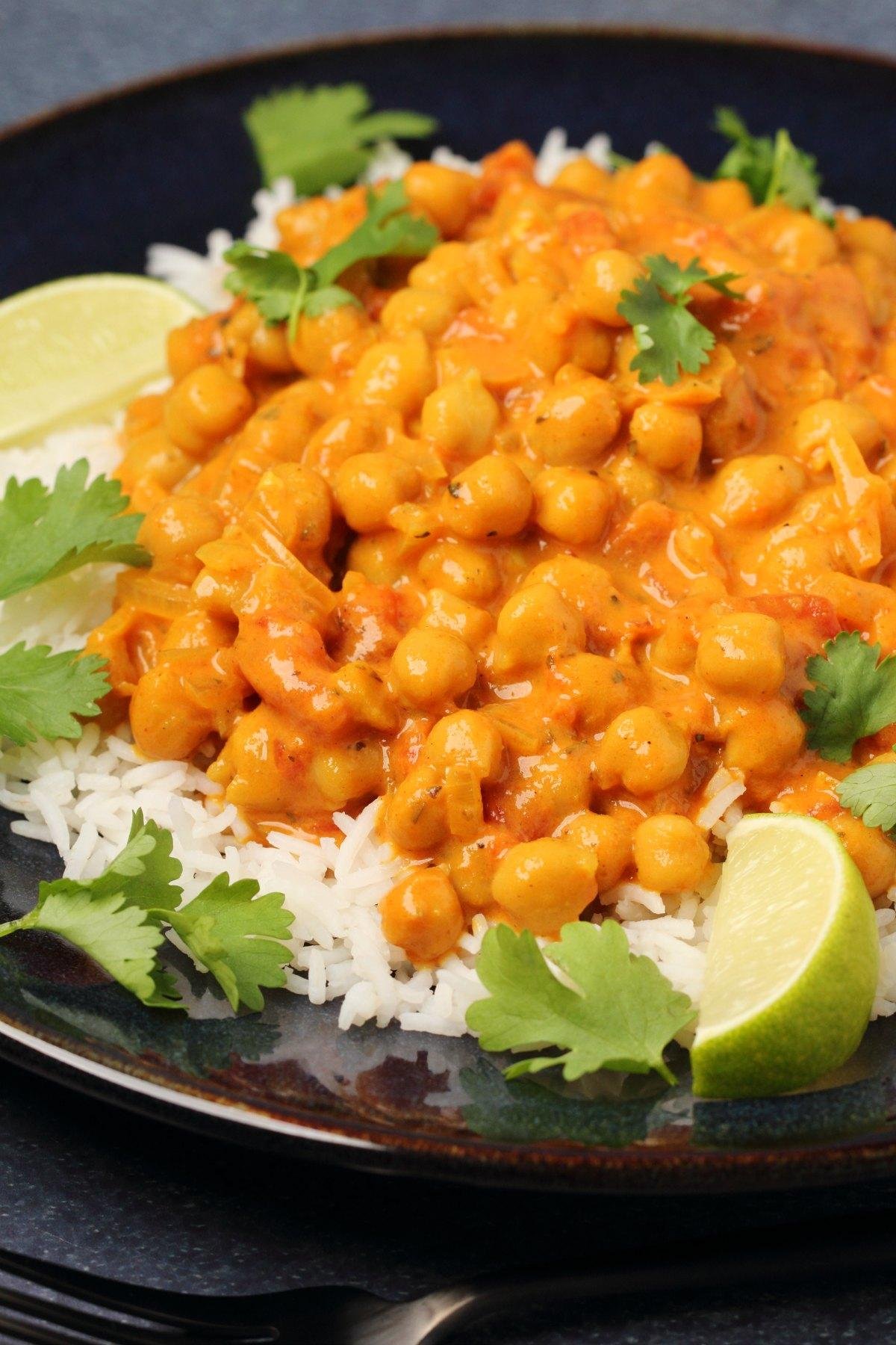 10-Minute Vegan Chickpea Curry Recipe: Bursting with Flavor!