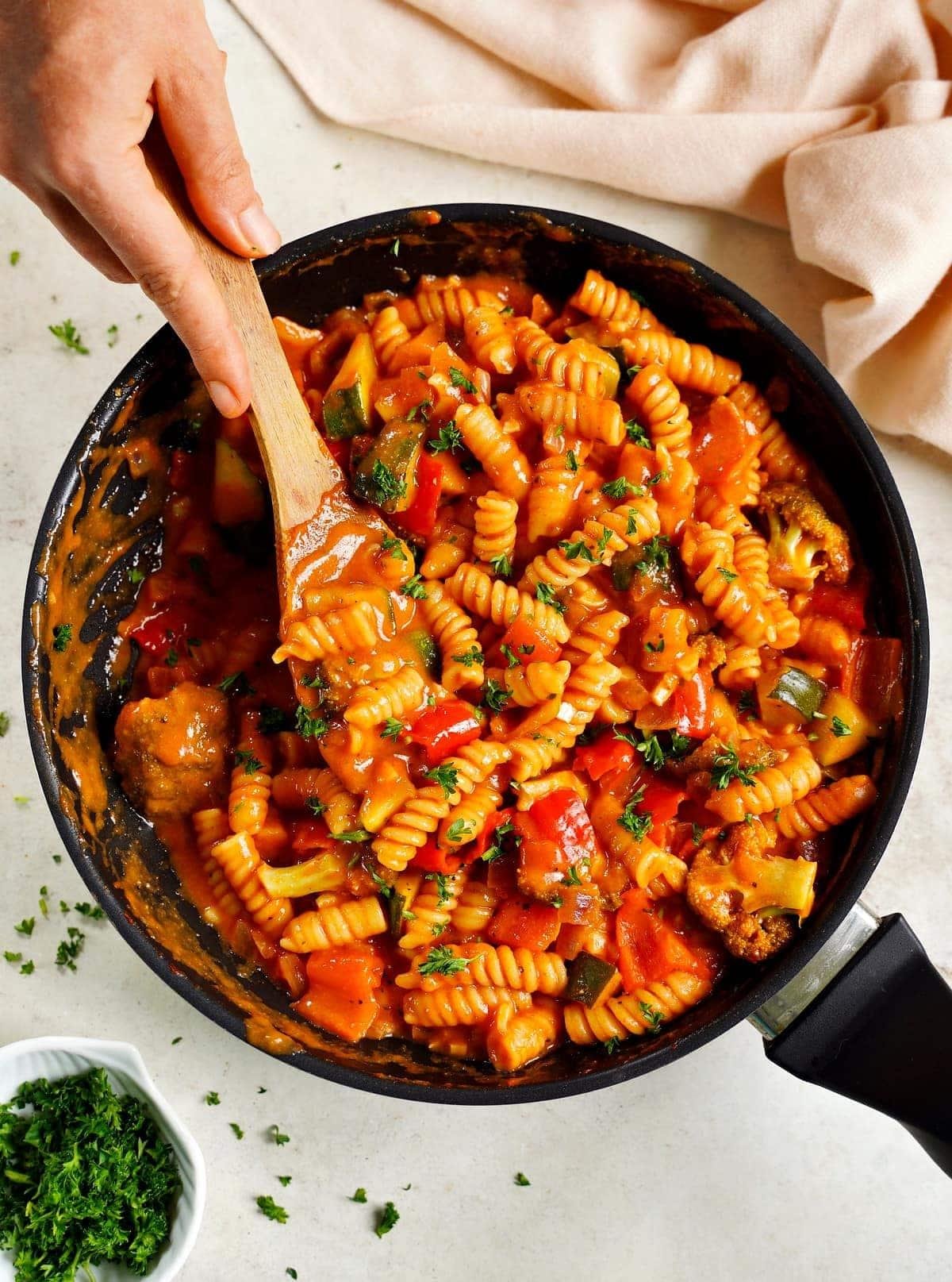 “30-Minute One-Pot Vegan Pasta – Creamy, Delicious, and Perfect for Weeknights!”