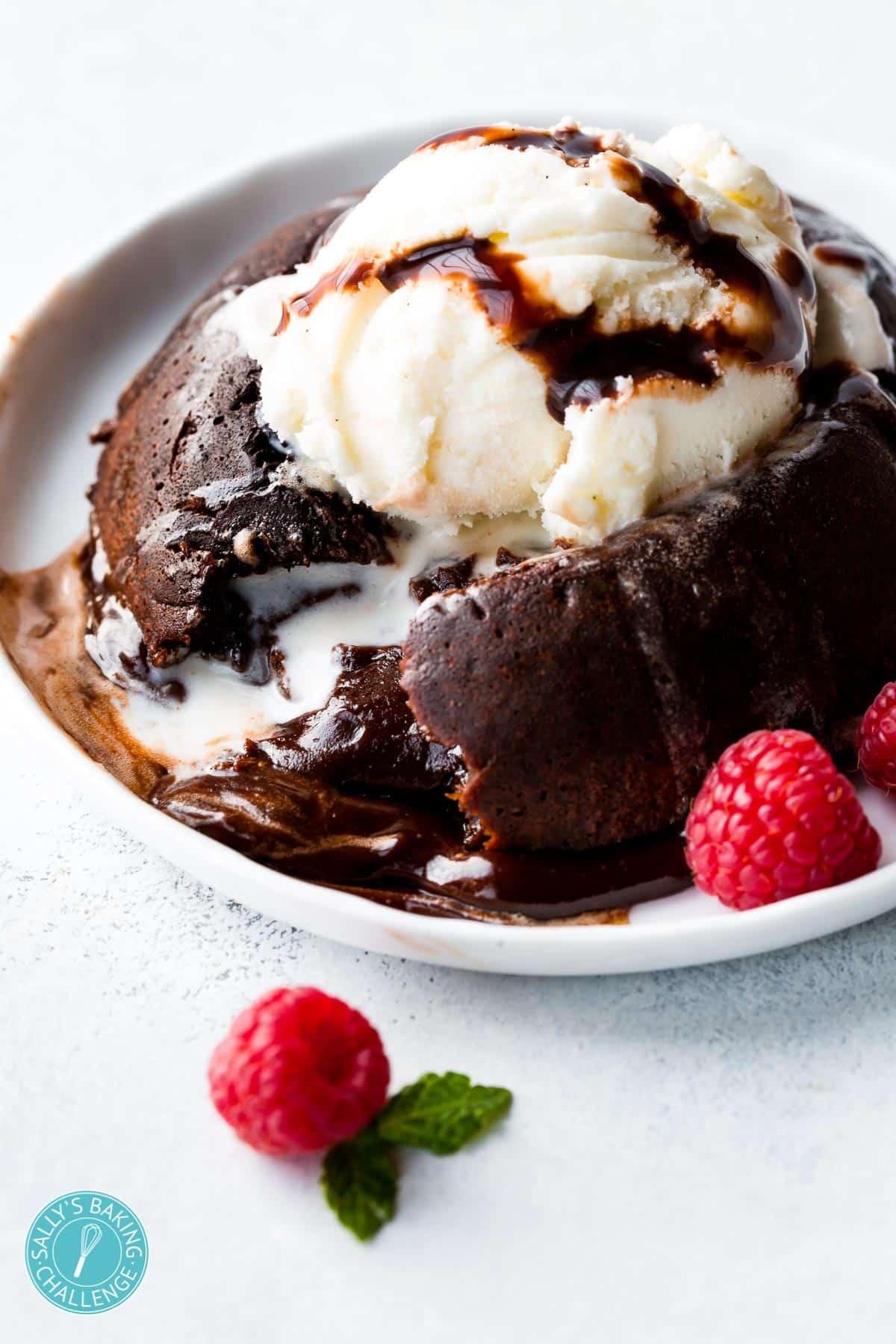 Satisfy Your Cravings with This Decadent Chocolate Lava Cake Recipe