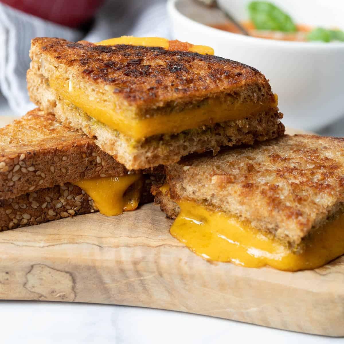 The Ultimate Grilled Cheese Sandwich: A Mouthwatering Recipe with a Twist