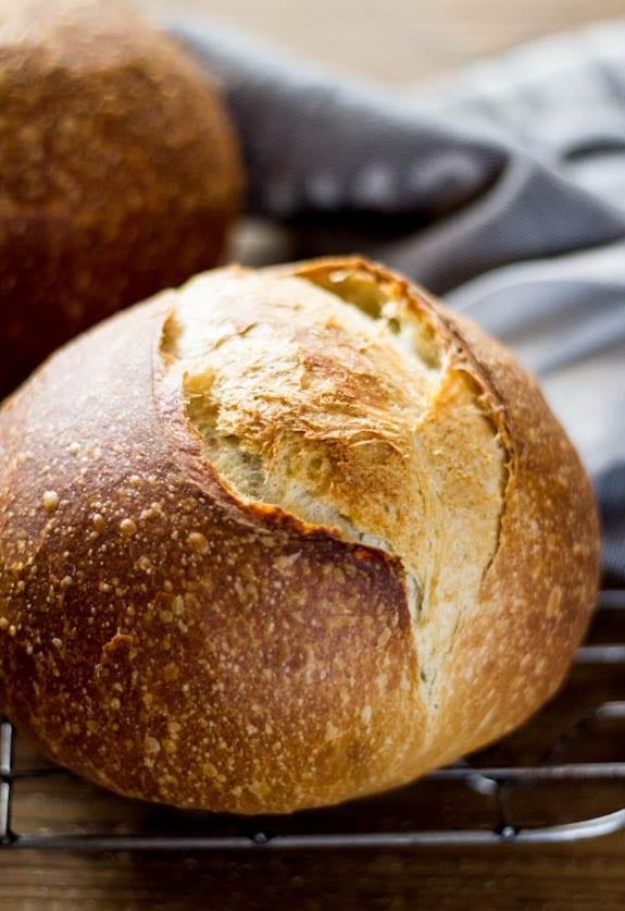 Easy Homemade Sourdough Bread Recipe: Perfect for Beginners